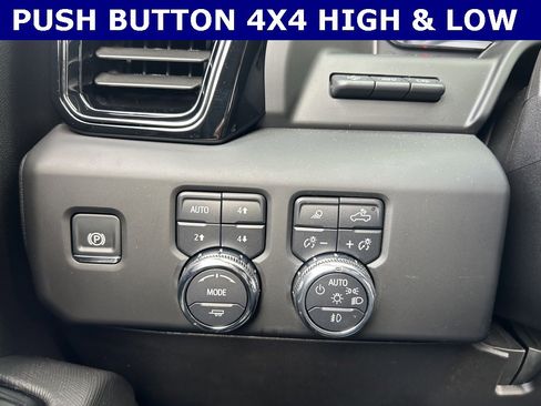 Used 2025 GMC Sierra 2500 AT4X image 22