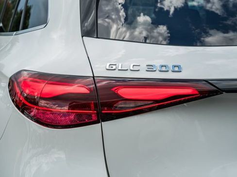 Used 2024 Mercedes-Benz GLC 300 4MATIC image 7