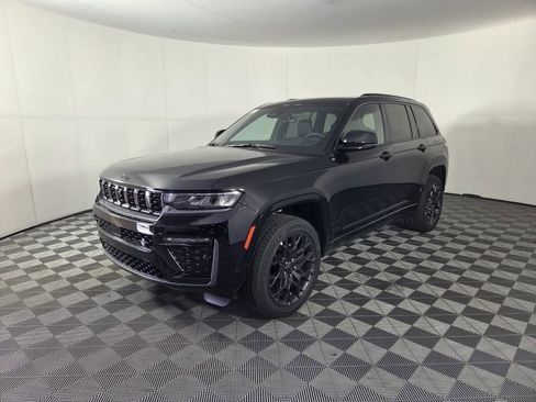 New 2026 Jeep Grand Cherokee Summit w/ Obsidian Package AWD/4WD image 4