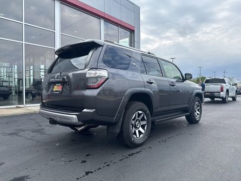 Used 2018 Toyota 4Runner TRD Off-Road Premium AWD/4WD image 7