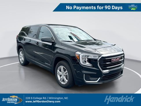 Used 2024 GMC Terrain SLE image 1