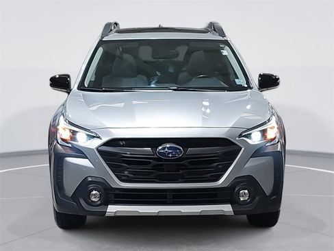 Used 2023 Subaru Outback Limited image 2