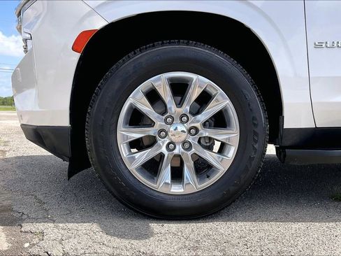 Used 2021 Chevrolet Suburban Premier w/ Premium Package AWD/4WD image 35