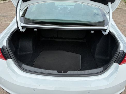 Used 2024 Chevrolet Malibu LT image 32