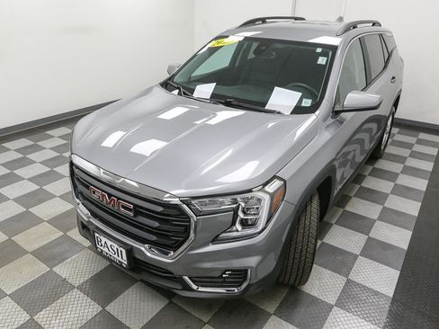 Used 2023 GMC Terrain SLE w/ Driver Convenience Package AWD/4WD image 6