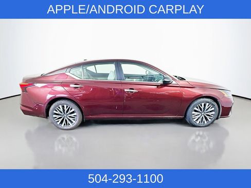 Used 2024 Nissan Altima 2.5 SV FWD image 6