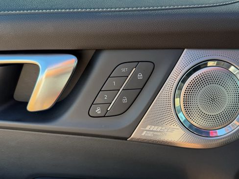 Used 2025 Buick Enclave Avenir w/ Super Cruise Package image 28