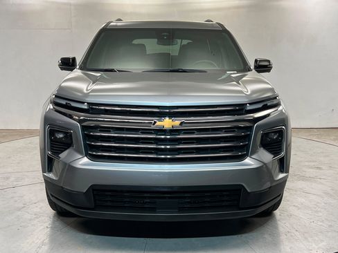 Used 2024 Chevrolet Traverse LT AWD/4WD image 9