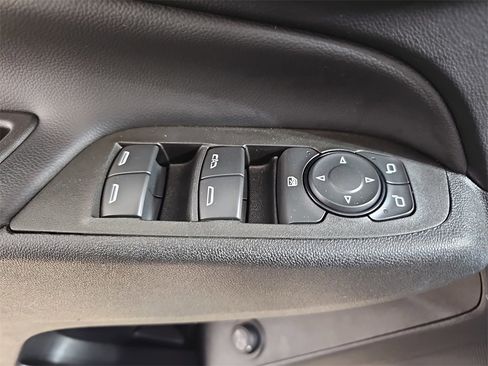 Certified 2023 Chevrolet Equinox LT image 32