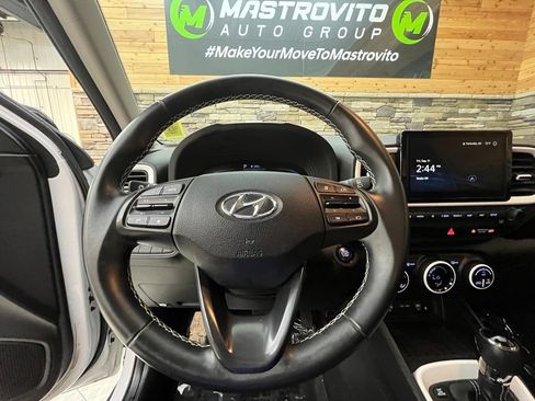 Used 2024 Hyundai Venue Limited FWD image 32
