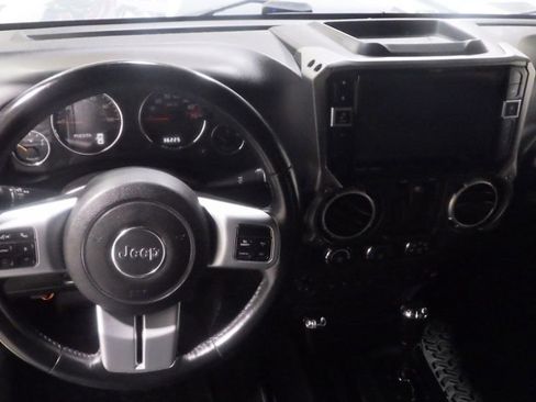Used 2013 Jeep Wrangler Rubicon image 9