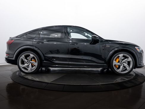 Certified 2023 Audi e-tron S Prestige image 3