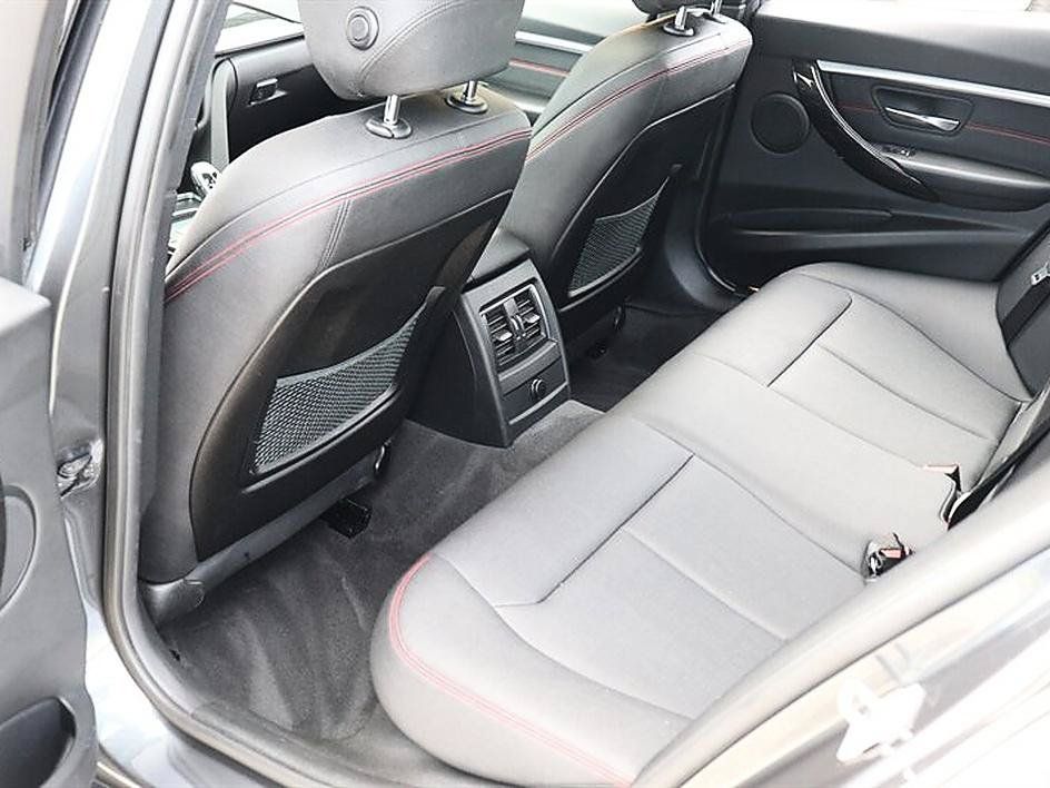 Used 2018 BMW 330i xDrive Sedan AWD/4WD image 16