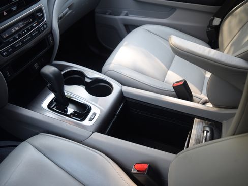 Used 2017 Honda Pilot EX-L image 13