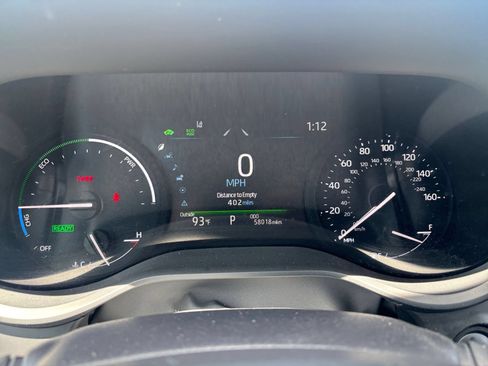 Used 2025 Toyota Sienna XLE FWD image 43