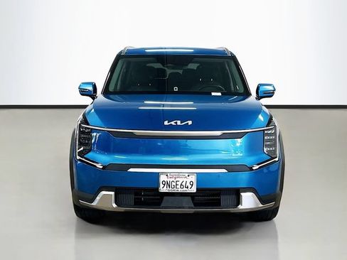 Certified 2024 Kia EV9 Wind AWD/4WD image 2