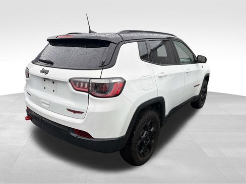 Used 2023 Jeep Compass Trailhawk AWD/4WD image 2