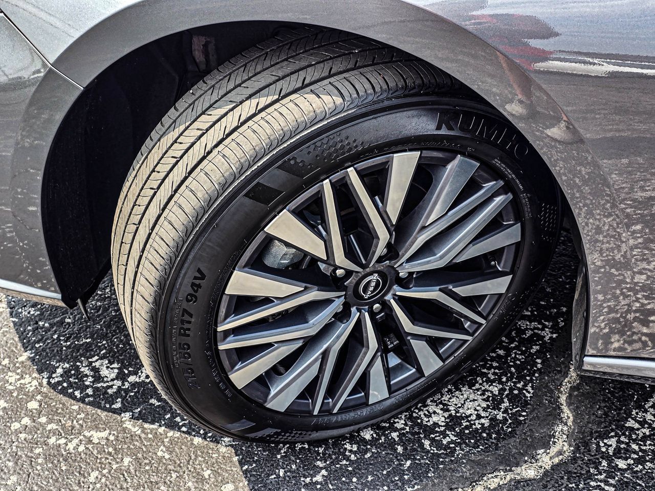 Used 2025 Nissan Altima 2.5 SV FWD image 10