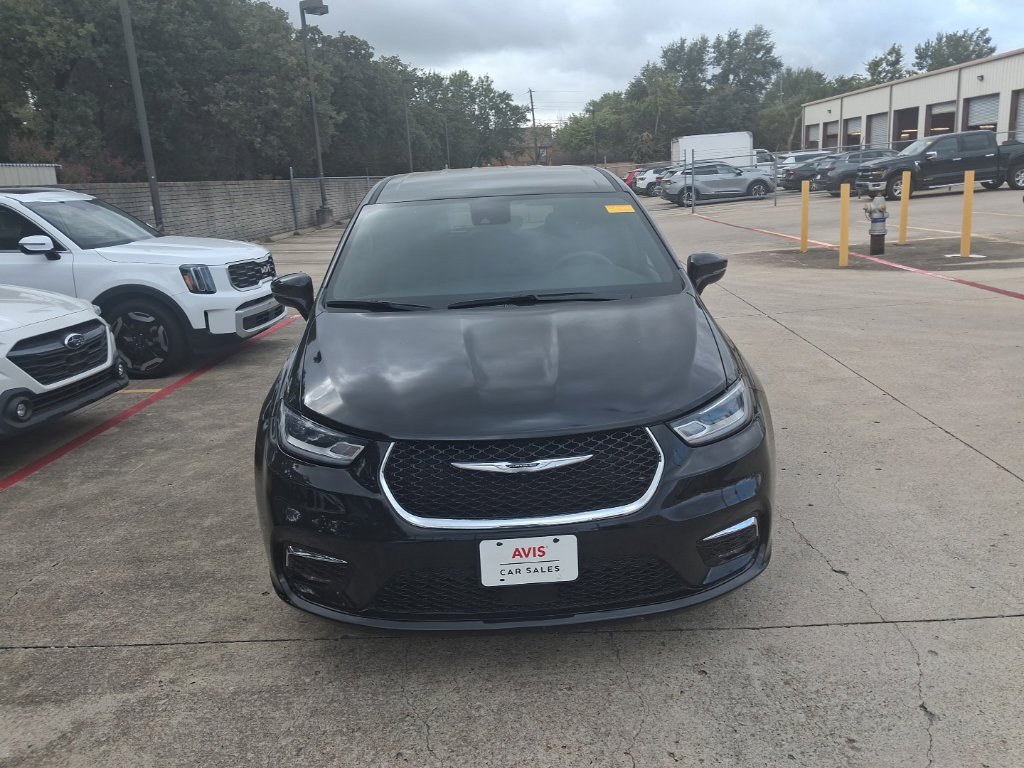 Used 2025 Chrysler Pacifica Select FWD image 5