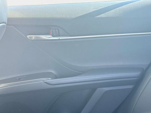 Used 2023 Toyota Camry SE image 14