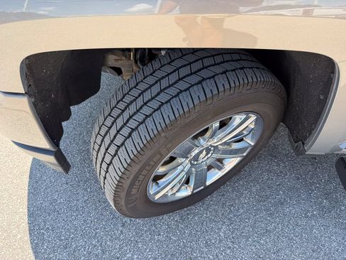 Used 2017 Chevrolet Silverado 1500 High Country AWD/4WD image 37