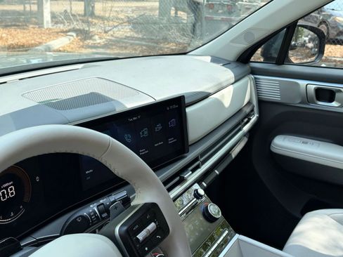 Used 2025 Hyundai Santa Fe SEL image 34