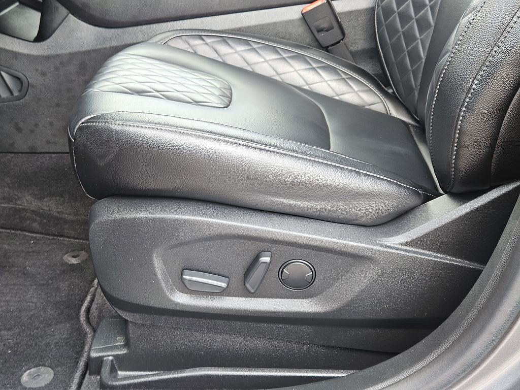 Used 2023 Ford Edge Titanium w/ Cargo Accessory Package AWD/4WD image 19