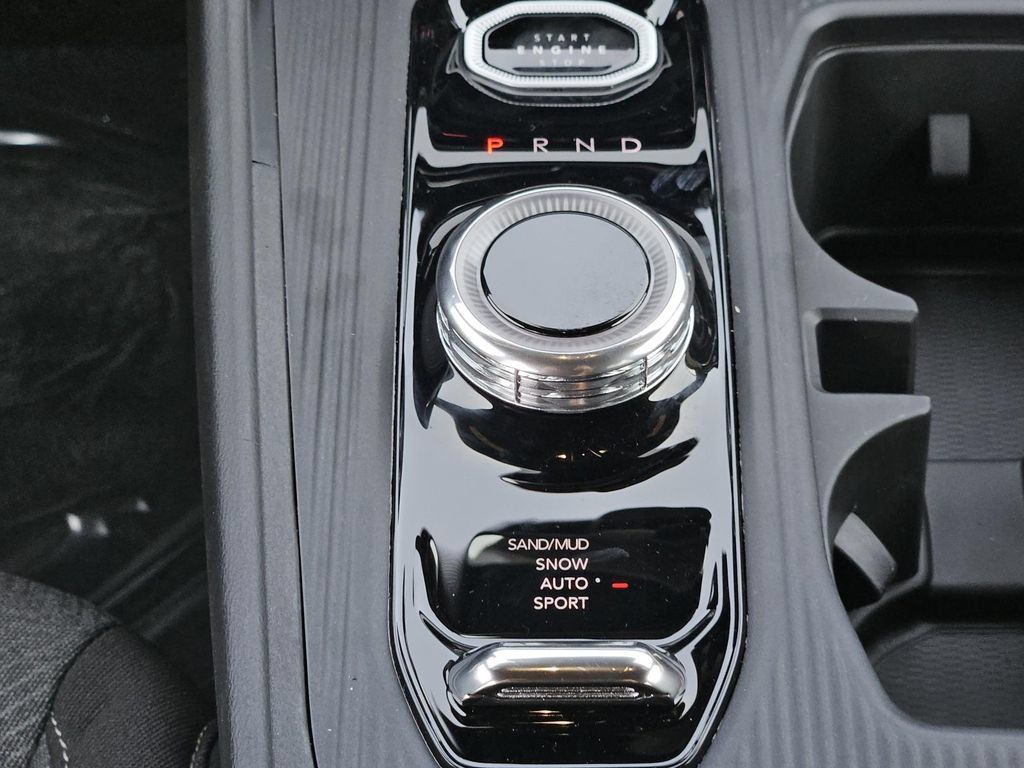 New 2026 Jeep Cherokee Laredo AWD/4WD image 13