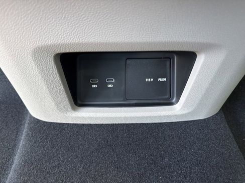 New 2026 Volkswagen Atlas SE FWD image 13