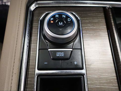 Used 2023 Ford Expedition Limited image 9