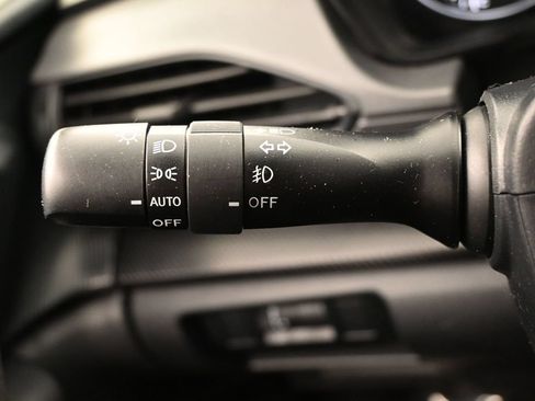 Used 2024 Subaru Crosstrek 2.0i Premium AWD/4WD image 16