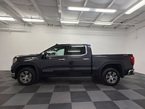 Used 2025 GMC Sierra 1500 SLT AWD/4WD image 4