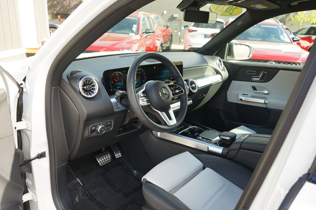 Used 2023 Mercedes-Benz GLB 250 4MATIC image 19
