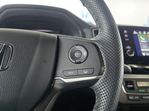 Used 2025 Honda Passport EX-L image 25