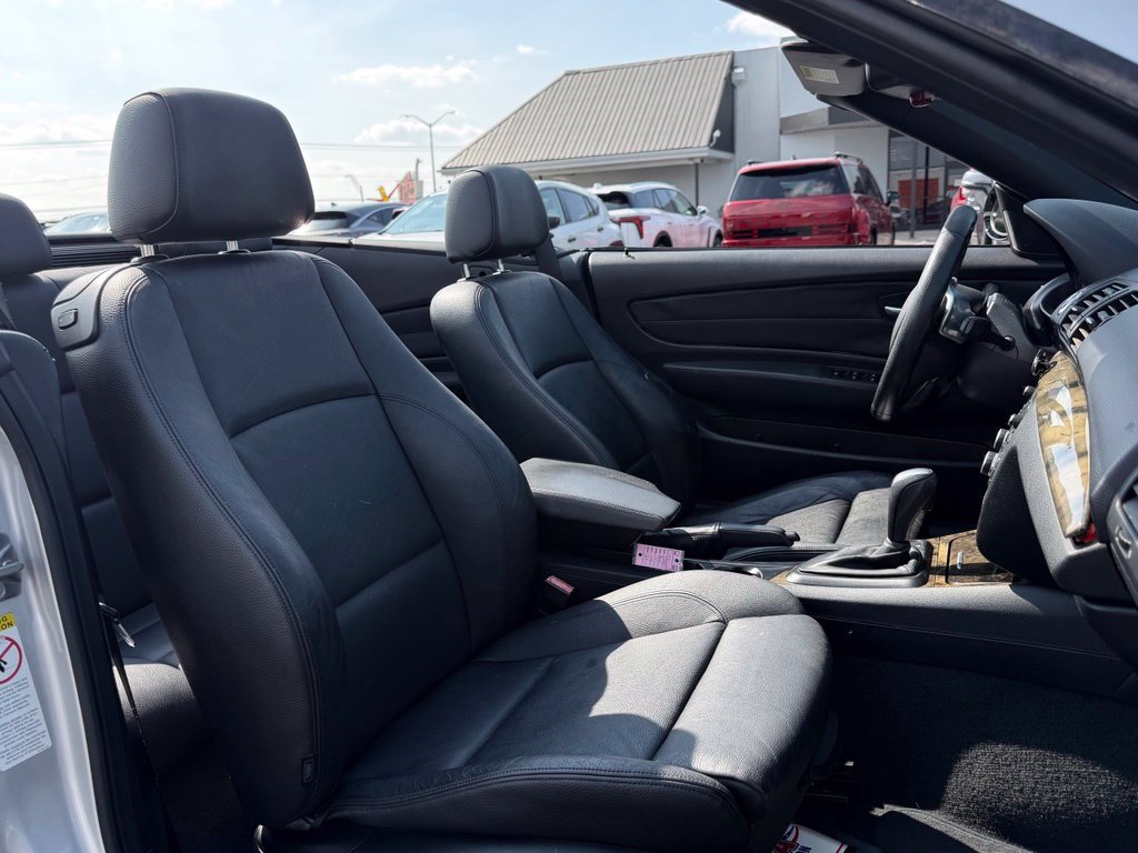 Used 2009 BMW 135i Convertible RWD image 16