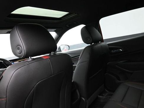 New 2026 Chevrolet Trax RS w/ Sunroof Package FWD image 19