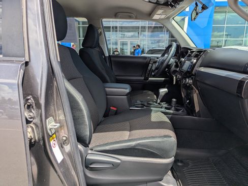 Used 2018 Toyota 4Runner TRD Off-Road AWD/4WD image 42