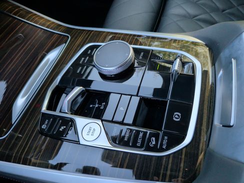 Certified 2024 BMW X5 xDrive50e image 19