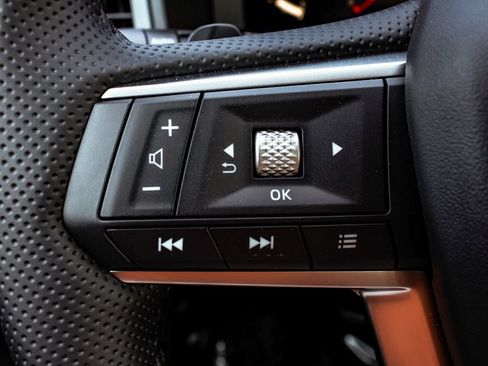 New 2025 Mitsubishi Outlander SE image 27