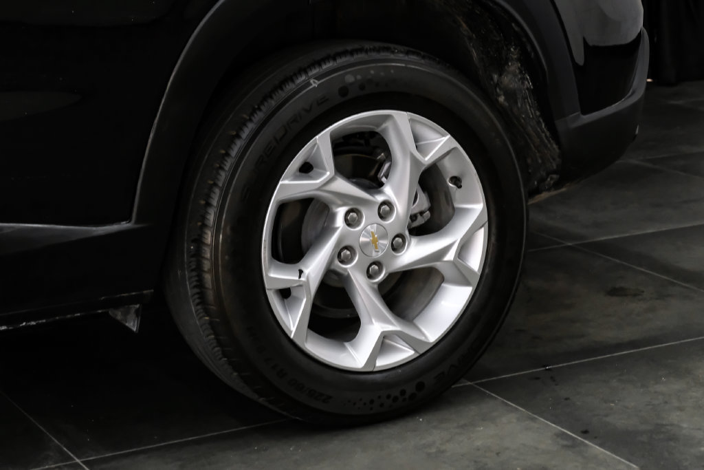 Used 2025 Chevrolet Trax LS w/ LS Convenience Package FWD image 64