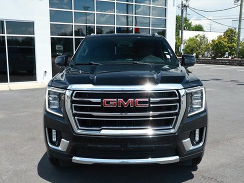 Used 2024 GMC Yukon SLT RWD image 2