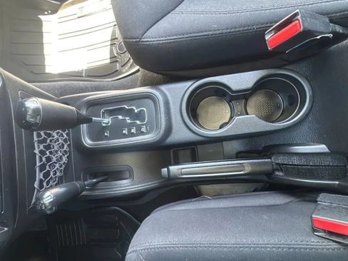 Used 2015 Jeep Wrangler Sport AWD/4WD image 6