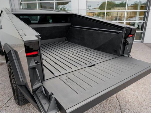 Used 2024 Tesla Cybertruck AWD Crew Cab image 12