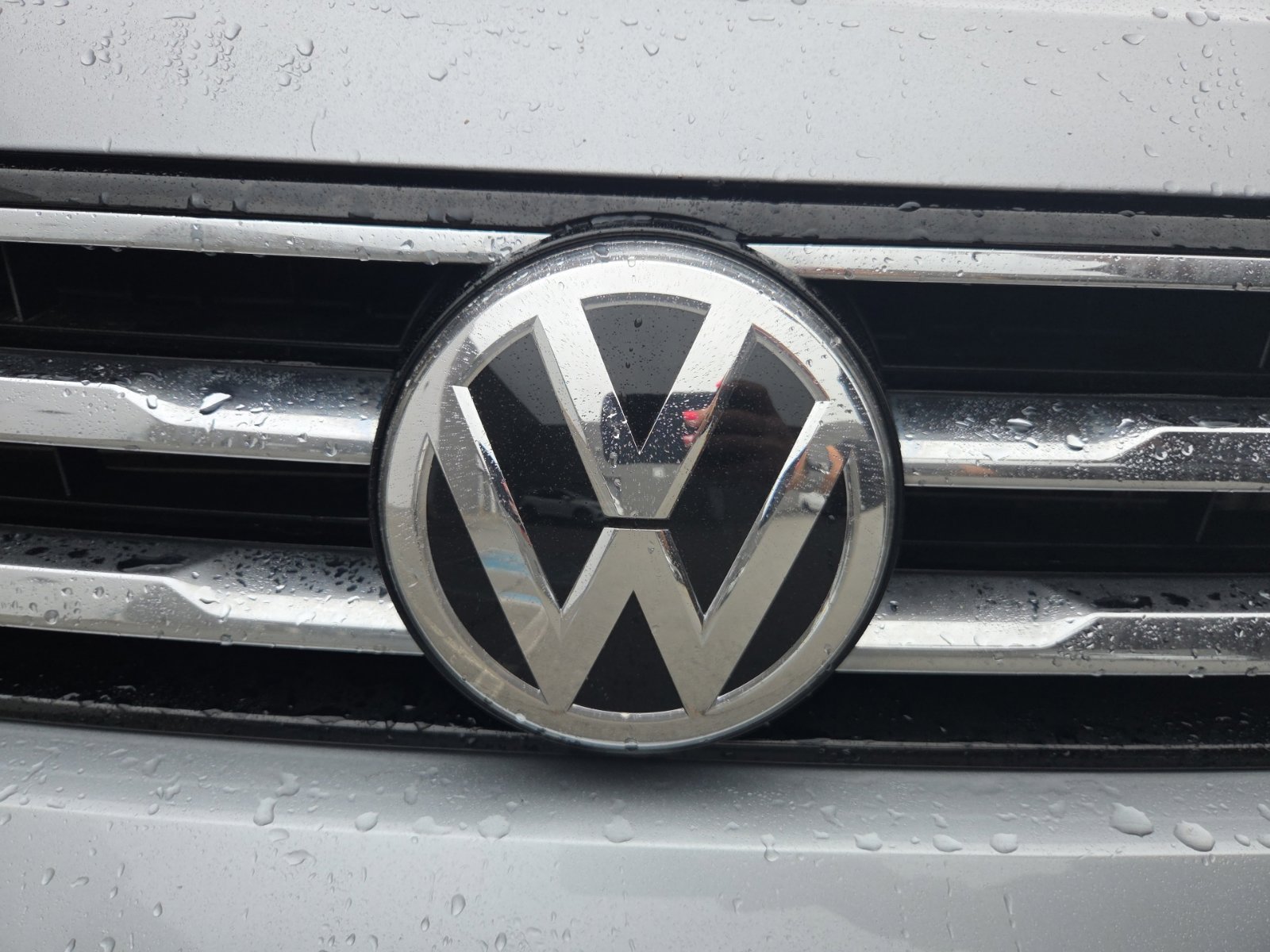 Used 2020 Volkswagen Tiguan SE w/ Panoramic Sunroof Package AWD/4WD image 14
