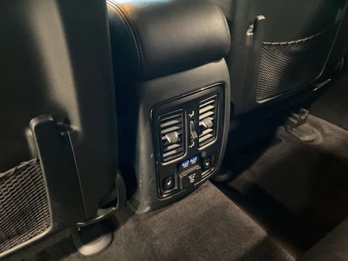 Used 2018 Jeep Grand Cherokee High Altitude image 27