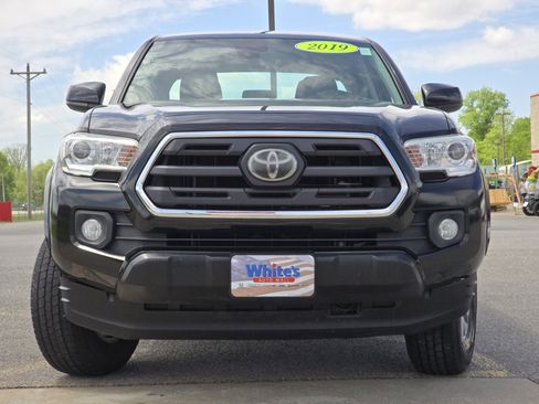 Used 2019 Toyota Tacoma SR5 RWD image 7