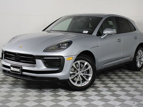 Certified 2026 Porsche Macan AWD/4WD image 1