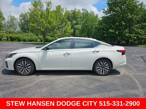 Used 2025 Nissan Altima 2.5 SV FWD image 1