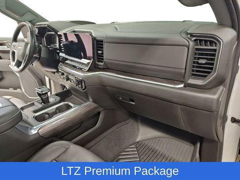 Used 2022 Chevrolet Silverado 1500 LTZ w/ LTZ Premium Package image 21
