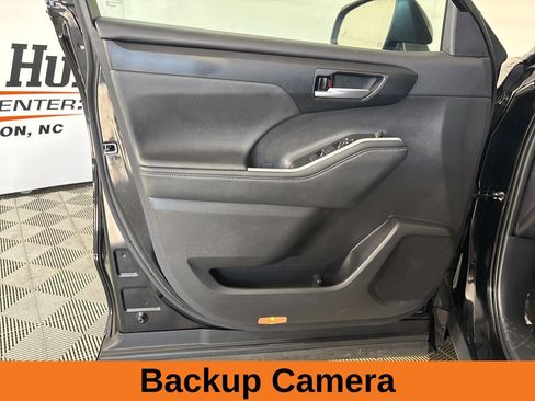 Used 2025 Toyota Highlander XSE AWD/4WD image 9
